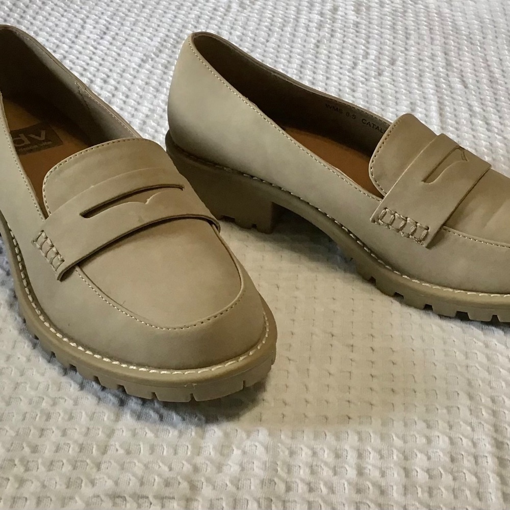 DV Dolce Vita Loafer~Dune~Size 8.5